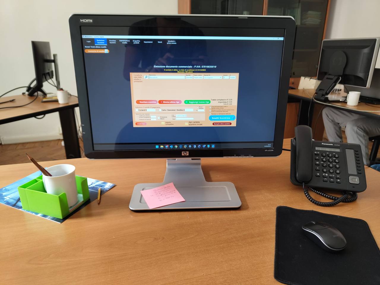 Registratore di cassa virtuale installato su un PC in un ufficio, si occupano di ecommerce.