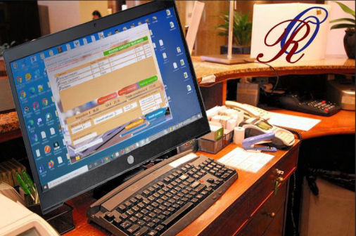 Registratore di cassa installato su un computer in un hotel