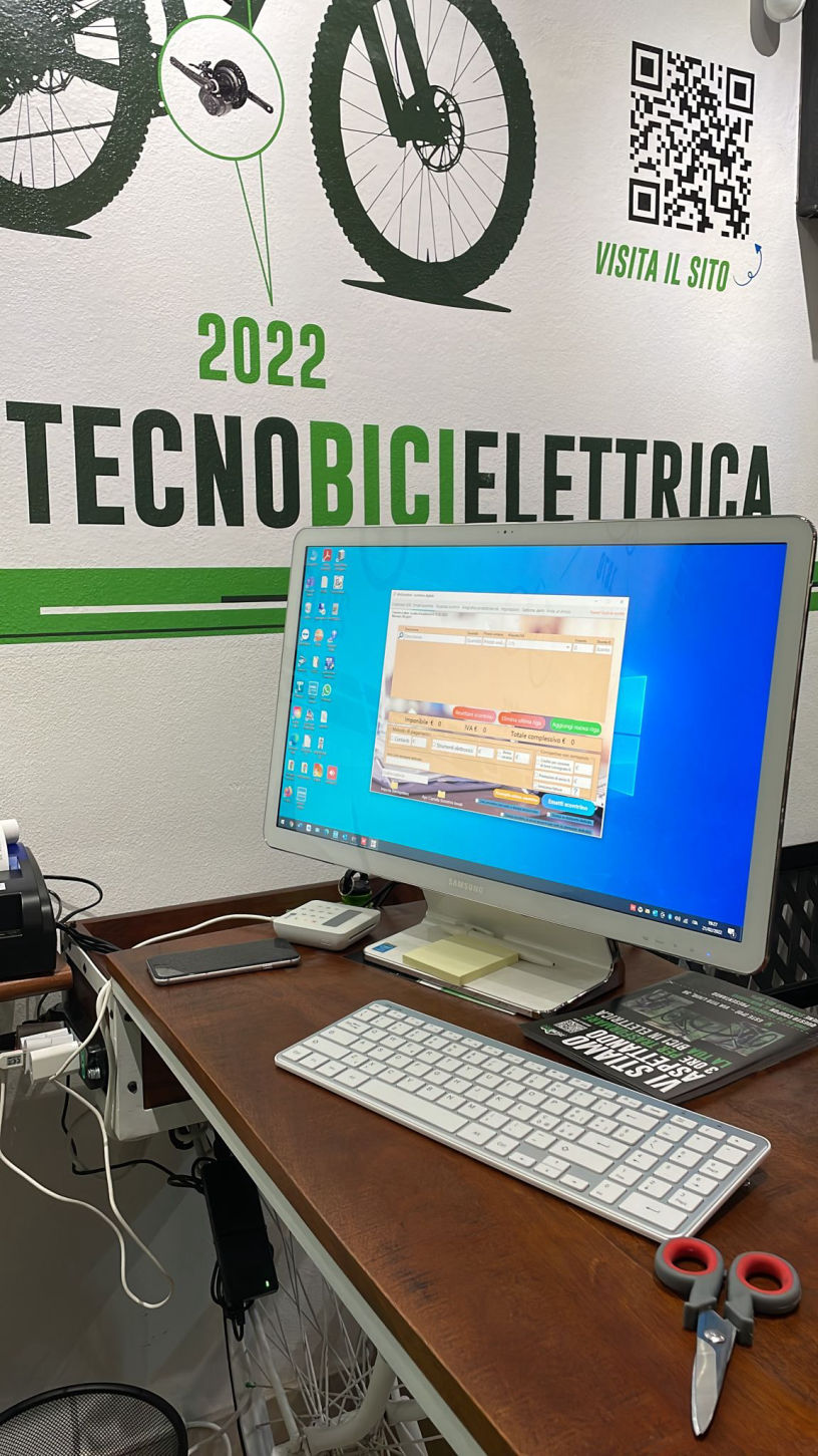 scontrino senza cassa in un negozio di biciclette elettriche installato su un PC windows per sostituire il registratore di cassa